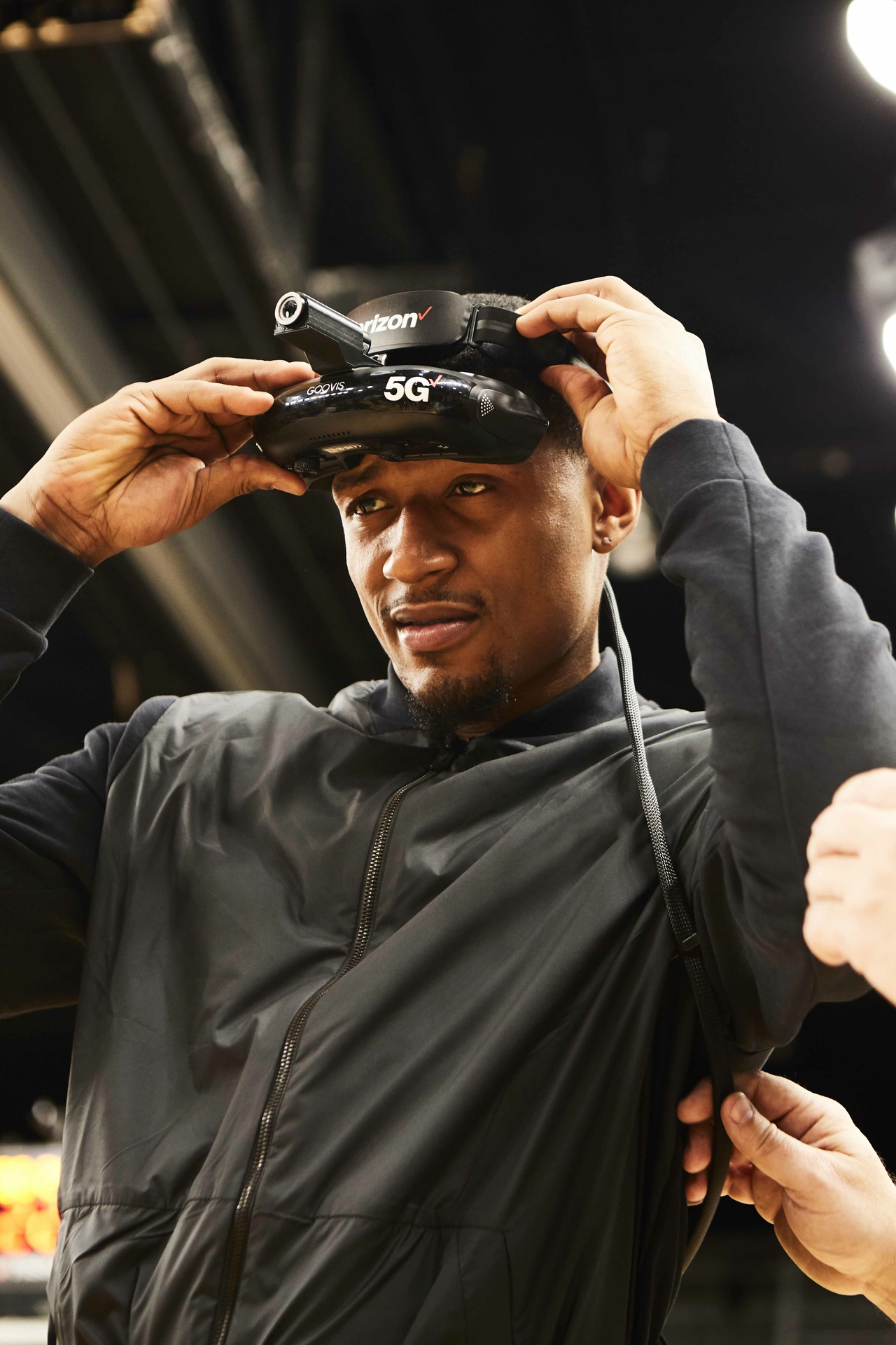 Bradley Beal tries VR over 5G at the NBA All-Star Game
