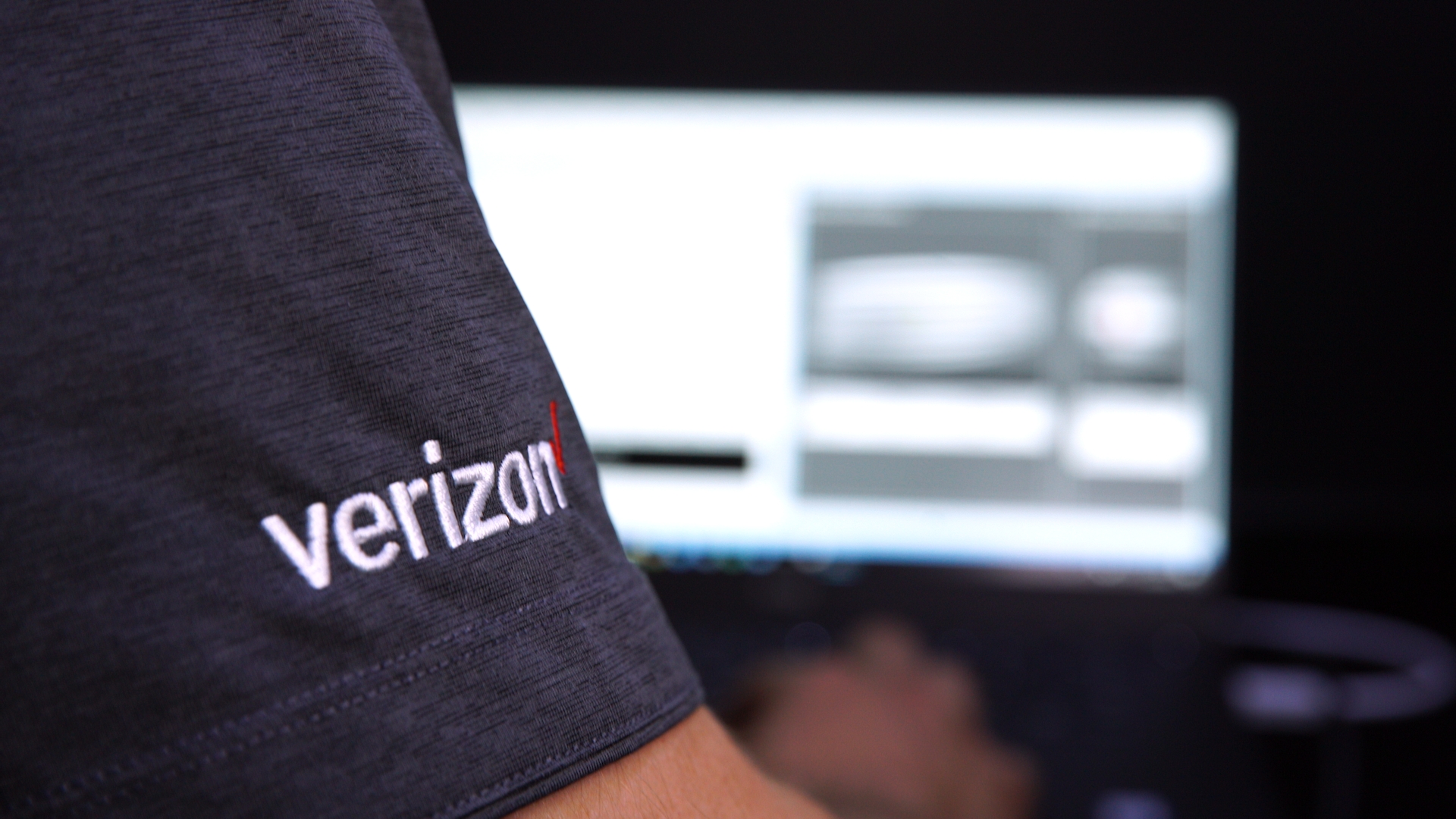 Verizon technician tests 5G service in Houston