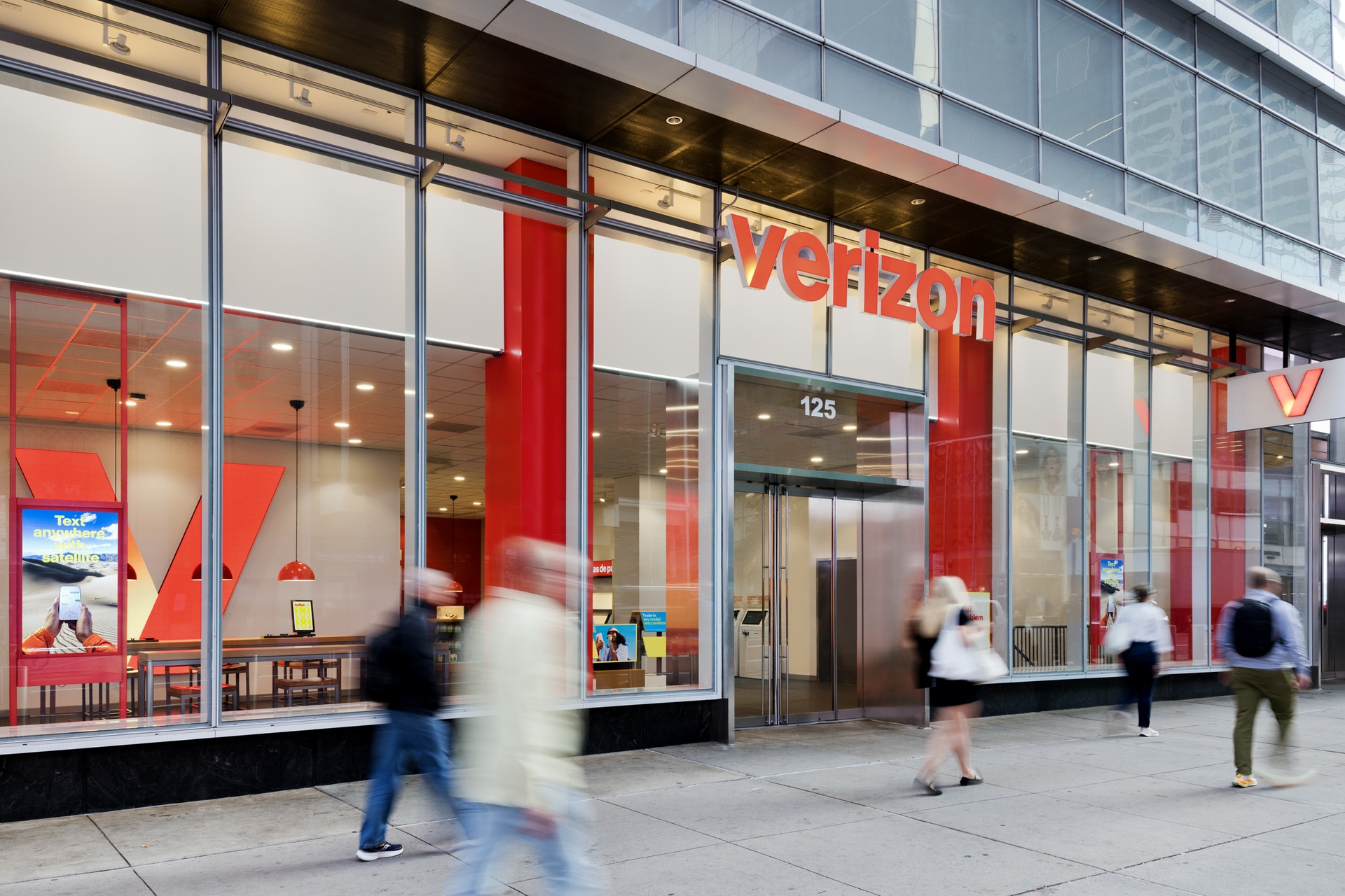 Verizon Retail Store Outside