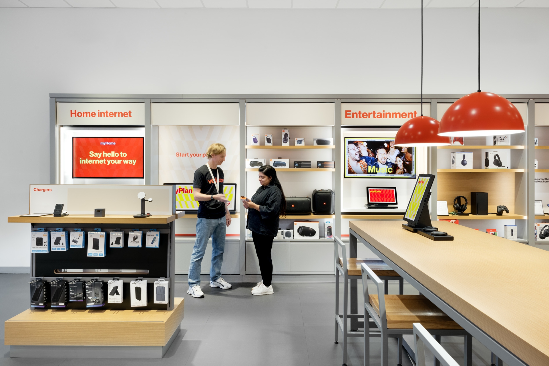 Verizon Retail Store Inside