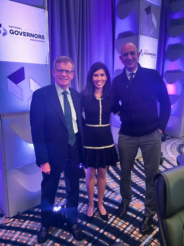 Bill McBride, Antoinette Mayer y el Dr. Mark Ghaly