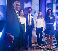 Blue Shield lidera un panel de la Asociación Nacional de Gobernadores sobre la salud mental juvenil