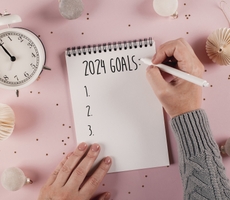 Empiece el 2024 con fuerza: 4 consejos para potenciar su bienestar mental con los propósitos de año nuevo