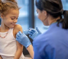 L.A. Care Health Plan Y Blue Shield of California Promise Health Plan Amplían Sus Programas De Vacunación Gratis en Sus Centros De Recursos Comunitarios Para Incluir Las Vacunas Requeridas Por Las Escuelas