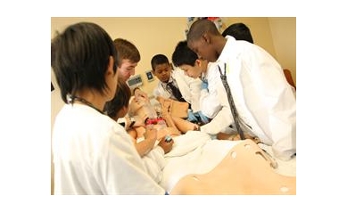 School of Nursing Gives Children’s School Students Inside Look at Health Care Careers