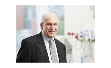 Messing Honored for Career of Innovation and Leadership in Urological Care