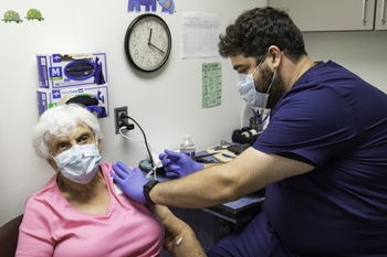 2020-09-03_COVID_vaccine_508