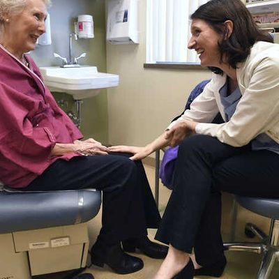 New Tool Helps Seniors with Breast Cancer Make Chemotherapy Decisions