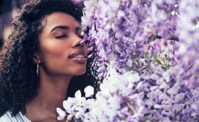 The art of smell: Research suggests the brain processes smell both like a painting and a symphony 