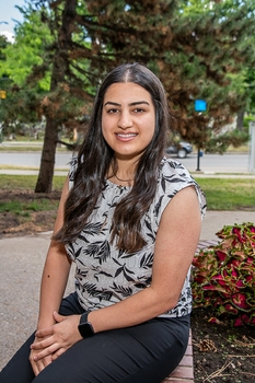 Portrait of Dr. Ghida Askar outside