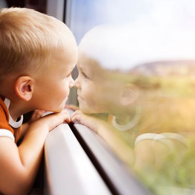 Connection speed in the brain may impact how people with autism process visual illusions