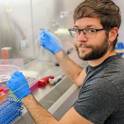 Noah Salama MD PhD student in Calvi lab - 2023