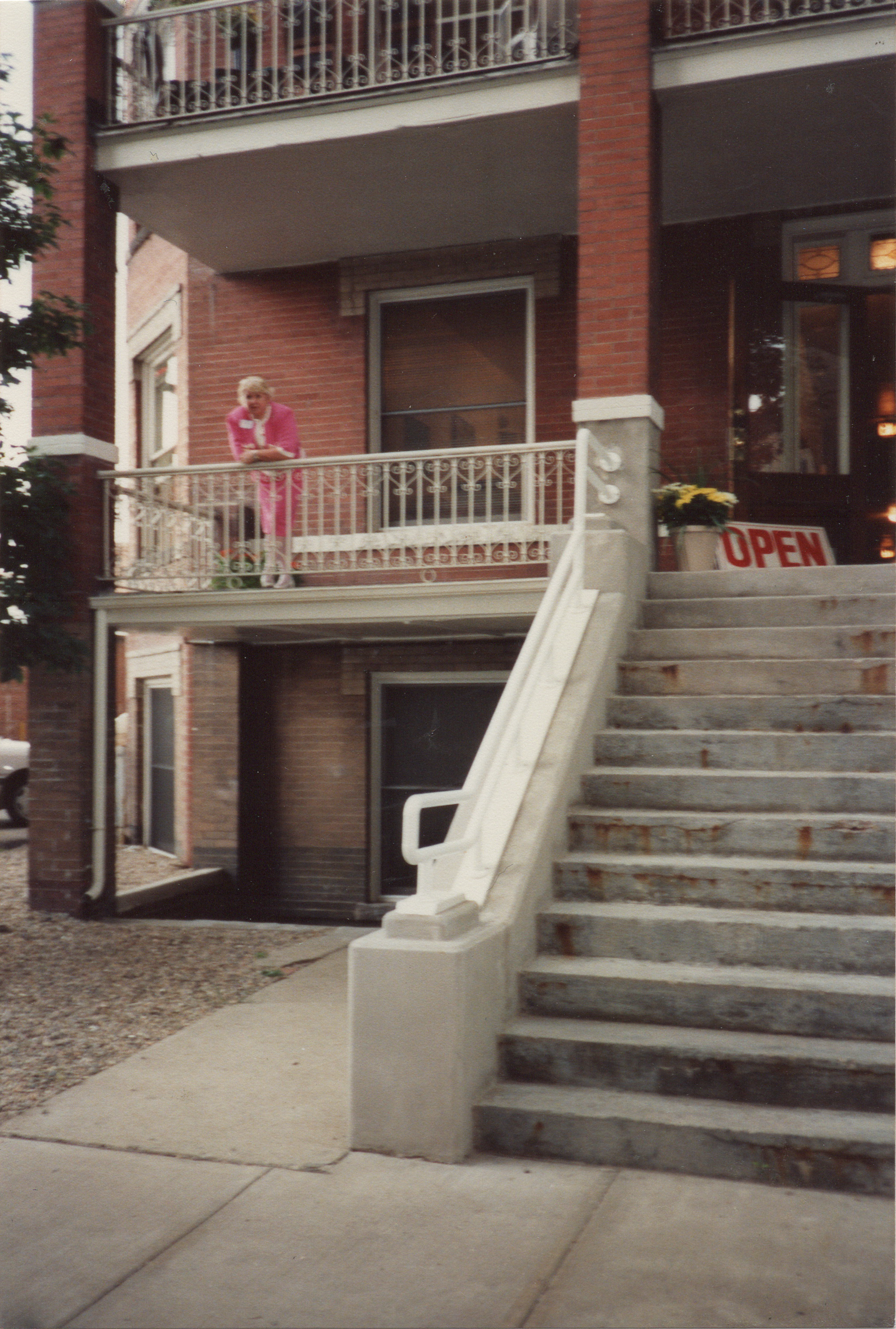 Lincoln Opening 92 Hildegard front of Linc