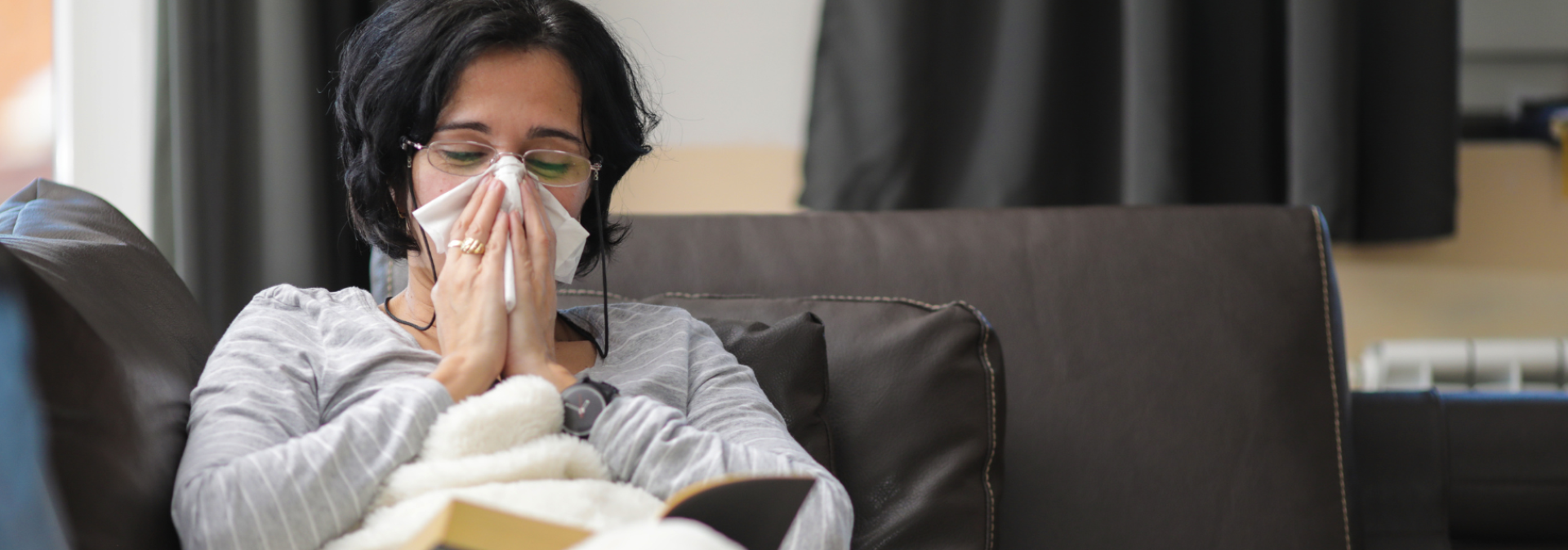 smoking cigarettes with bronchitis The Connection Between Smoking & Bronchitis