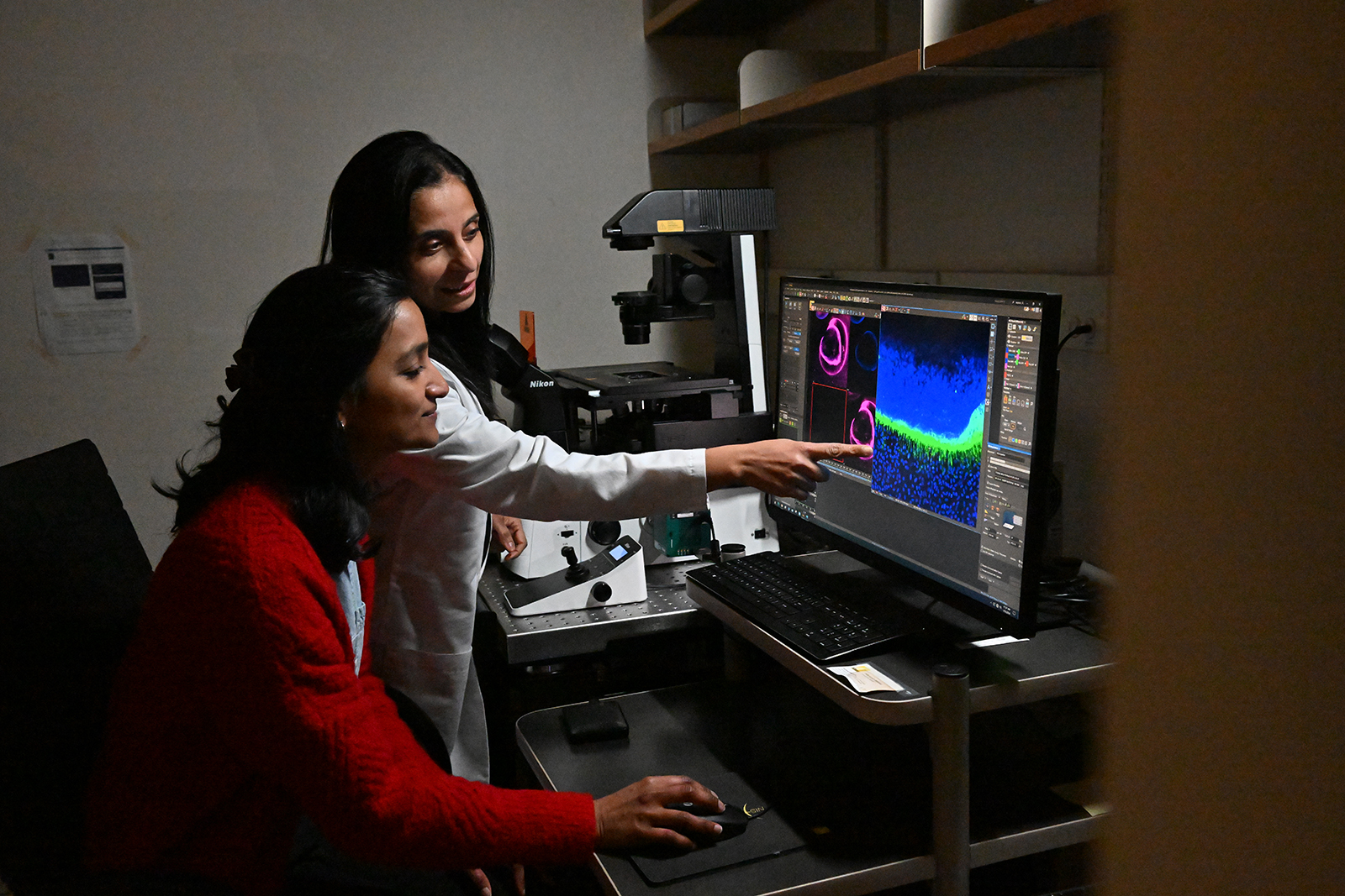 Ruchira Singh and colleague in her lab at University of Rochester Medicine.