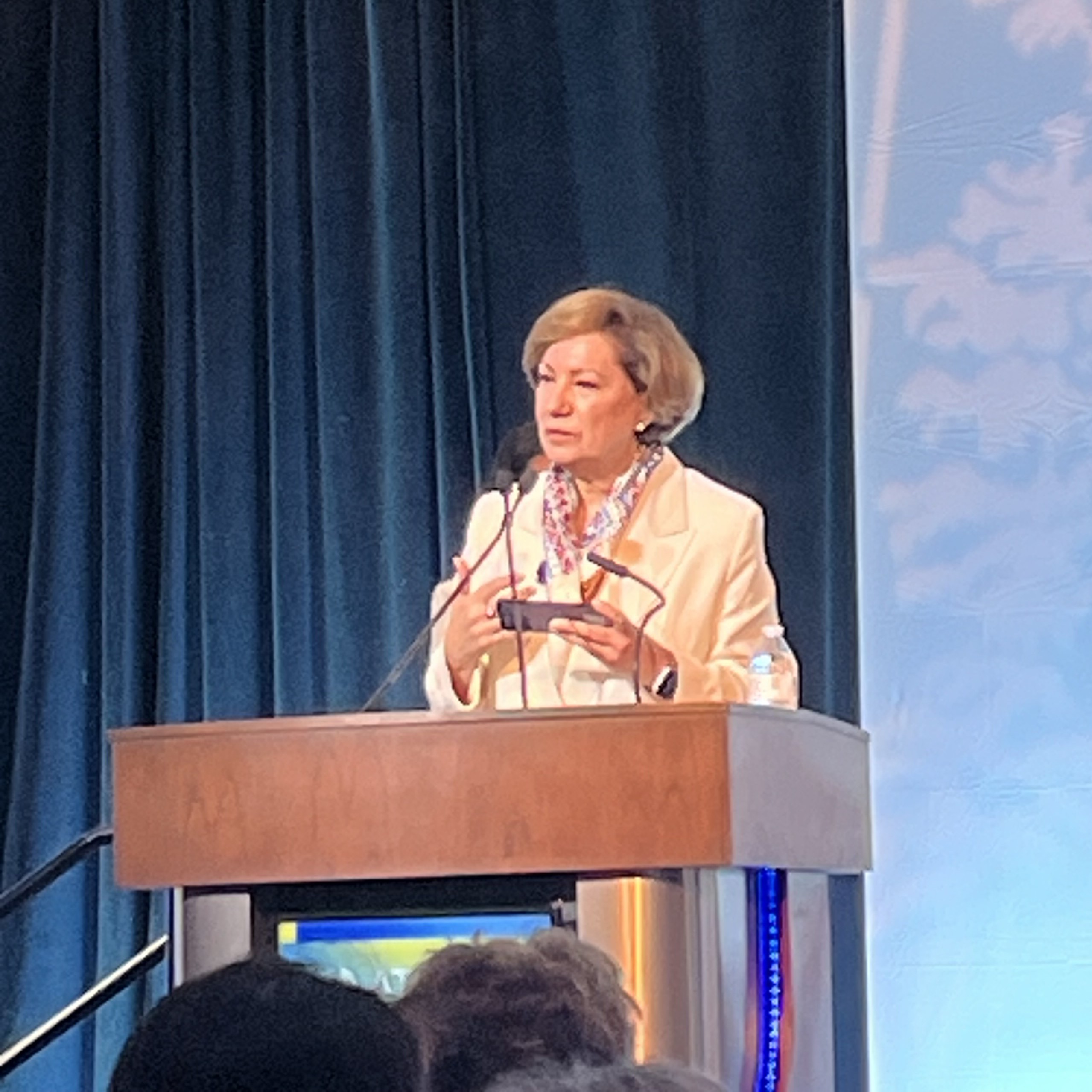 M. Patricia Rivera, MD, receives the Elizabeth A. Rich MD Award.