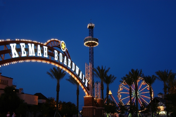 Kemah_entrance