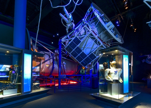 SCH_Starship exhibit
