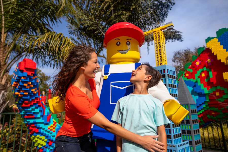 legoland-california-resort-buddy-character