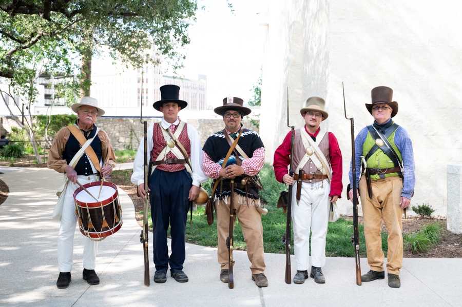 Alamo_reenactment
