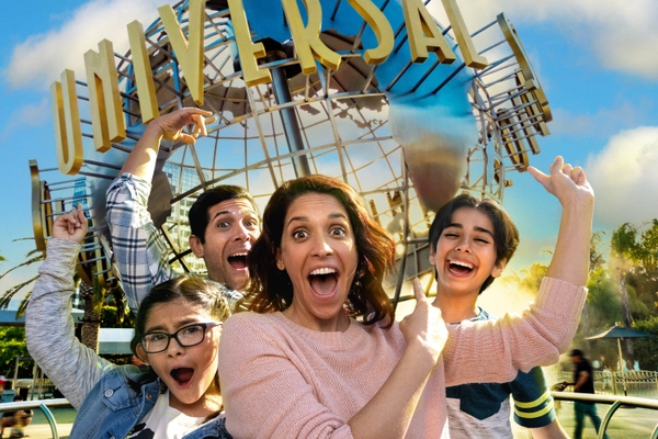 Universal Studios Hollywood - family selfie 2022