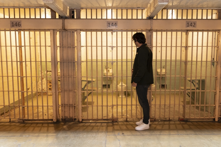 Alcatraz_visitor