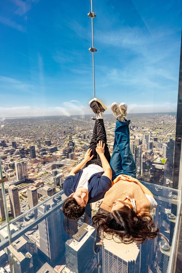 Skydeck_hanging-out