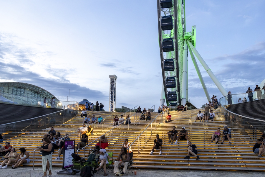 192_NavyPier_LiveMusic_090426