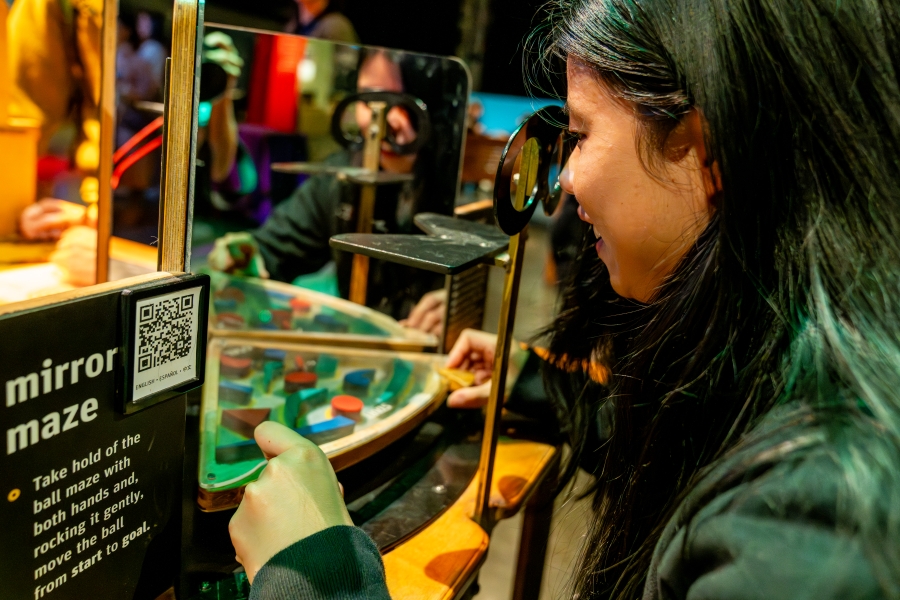 Exploratorium_MirrorMaze