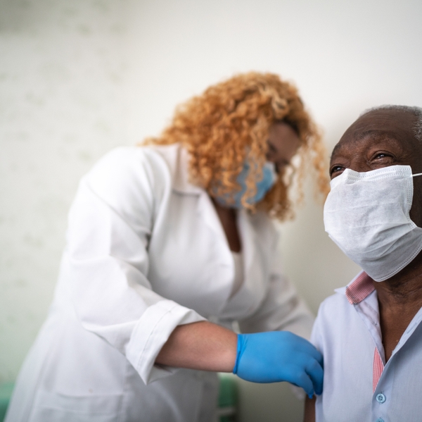 Latino_in_clinical_study-GettyImages-1277604547