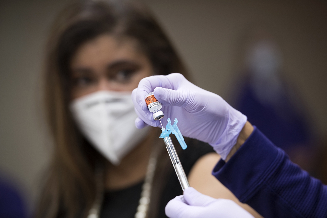 Enfóquese menos en las variantes del COVID y más en recibir la vacuna 