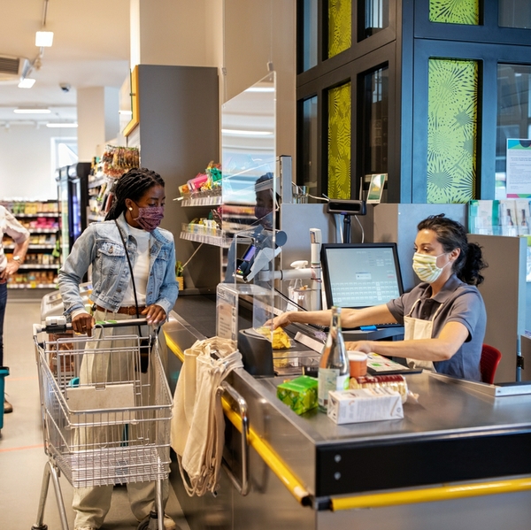 Wearingamaskatthegrocerystore_388a27cf-7536-4797-a860-190cea330ccf-prv