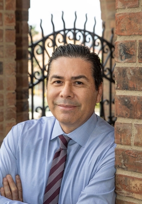Dr. Cruz_Picture3