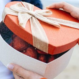 Love Costs More: Valentine’s Spending Slips as Prices Rise