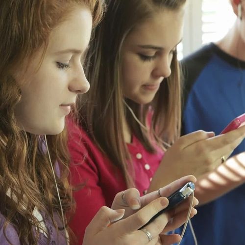 Medical Minute – Limiting Screen Time