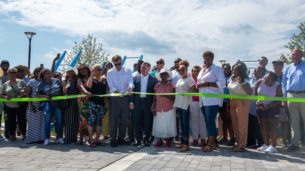 BLUE CROSS AND BLUE SHIELD OF ALABAMA PROUD TO SUPPORT  THE CITY OF HUNTSVILLE WITH INNOVATIVE FITNESS COURT FOR NEW LEGACY PARK