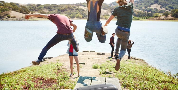 JBL_BASSPRO_GO_PICNIC_TABLE_CROP_x2_9838e577-4da7-4d6f-a58f-e896fa174ad3-prv