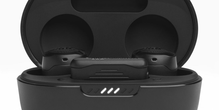 05.JBL_QuantumAirTWS_ProductImages_CaseOpen_fdfb78c6-dd2f-4ad6-bf0c-16b2e5b531d7-prv