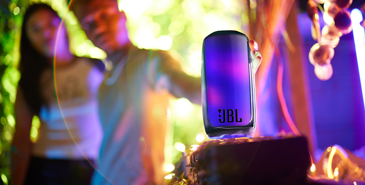 JBL_Pulse_5_Lifestyle_01_904x560px