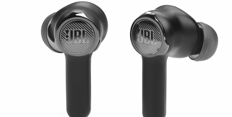 JBL_QuantumTWS_ProductImage_Buds_01264050-c39a-4603-8e28-ea5d4cf0f58c-prv