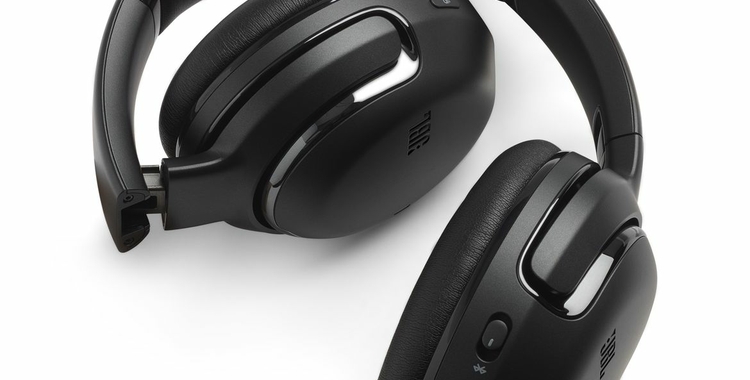 JBL_TOUR_OneM2_ProductImage_Top_Black_aedbf51d-222c-44af-977f-76457bcb5268-prv