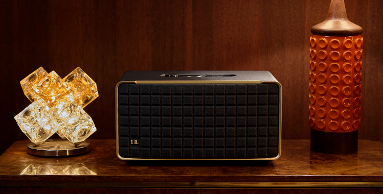 JBL_Authentics-500_Lifestyle01_904x560px 1