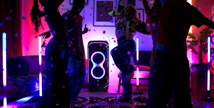 JBL_PARTYLIGHT_STICK_Dance_Party_Silhouette_1141_x1