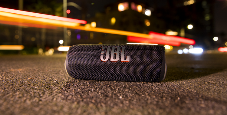 JBL_Flip_6_Lifestyle_01_904x560px