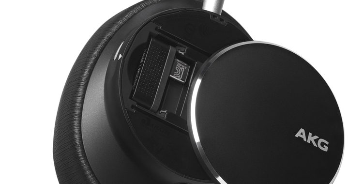 AKG 3