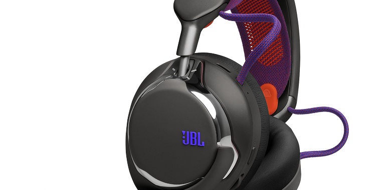 01.LS_JBL_Quantum-950_Product-Image_Hero_Black