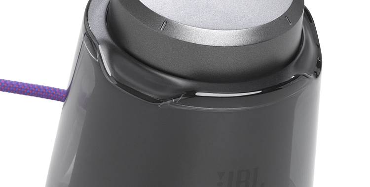 02.LS_JBL_Quantum-950_Product-Image_Base-Station_Charging-Port