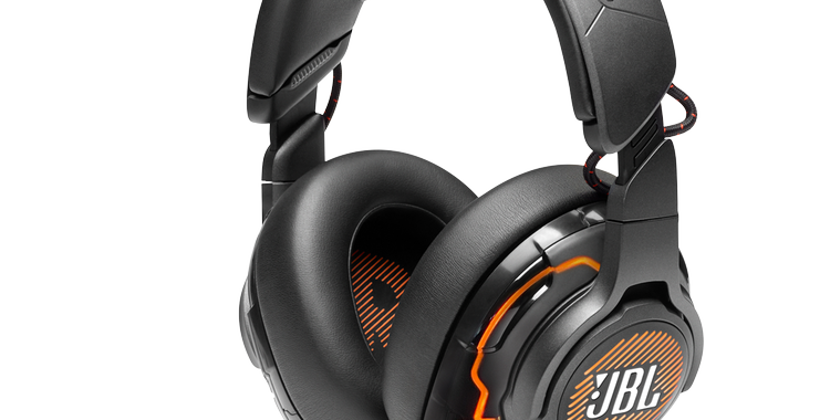 JBL_QUANTUM ONE_Product Image_Angle
