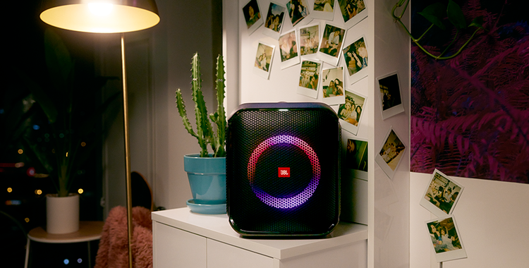 JBL_Partybox_Essential_Lifestyle_01_904x560px
