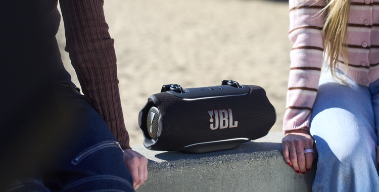 LS_JBL_XTREME5_LIFESTYLE_BLACK_DSC07386_x1 1